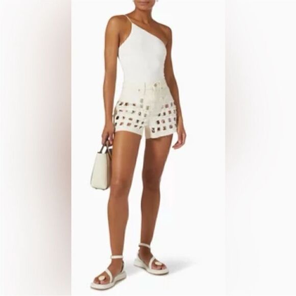 Good American NWT 90s Laser Cutout Short in Bone Size 26 - Picture 7 of 16